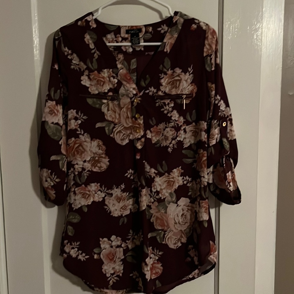 3/4 sleeve silky shirt with floral print